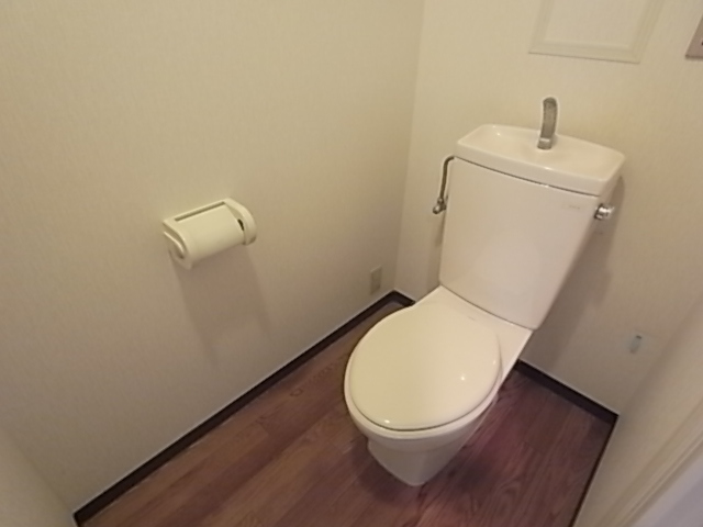 トイレ　シャワートイレに変更