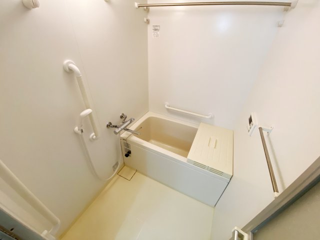 バス・シャワールーム　別号室の参考写真です。
