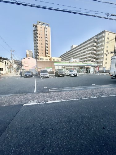 コンビニ　ファミリーマート門真栄町店（コンビニ）まで656m
