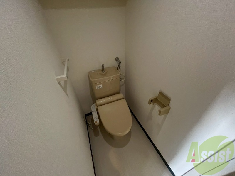 トイレ　トイレです。ウォシュレット付を探している方、おすすめです。