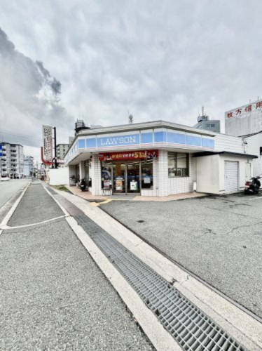 コンビニ　ローソン　四條畷岡山東二丁目店（コンビニ）まで491m
