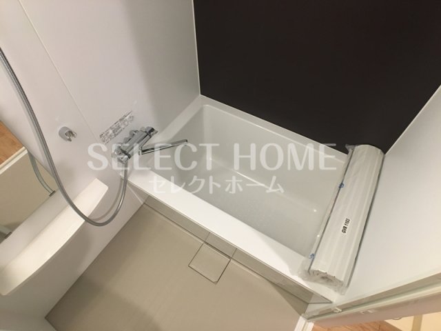 バス・シャワールーム　コンパクトで使いやすいお風呂です