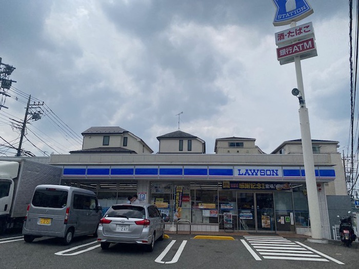コンビニ　ローソン川崎神木本町四丁目店（コンビニ）まで520m