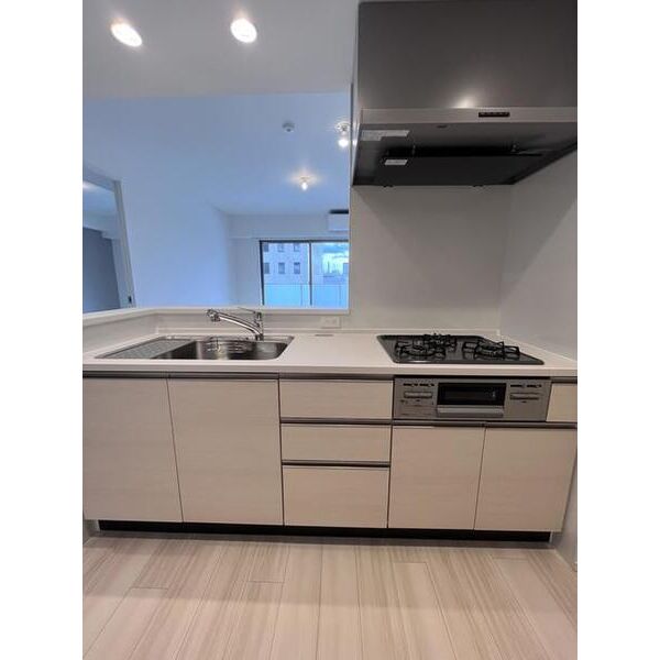 キッチン　※写真は同タイプ住戸です。