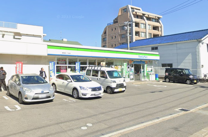 コンビニ　ファミリーマート 福岡高取一丁目店（コンビニ）まで735m