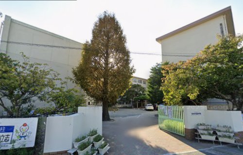 中学校　福岡市立高取中学校（中学校）まで1105m