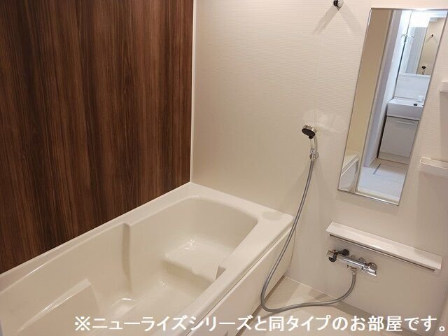 バス・シャワールーム　コンパクトで使いやすいお風呂です