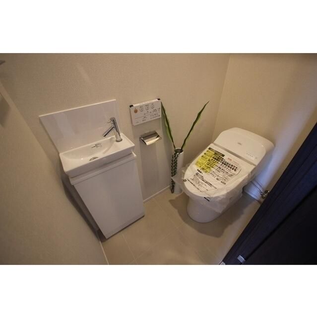 トイレ　写真は同タイプ住居です。