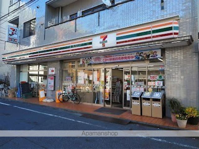 コンビニ　セブン－イレブン新宿東五軒町店（コンビニ）まで181m