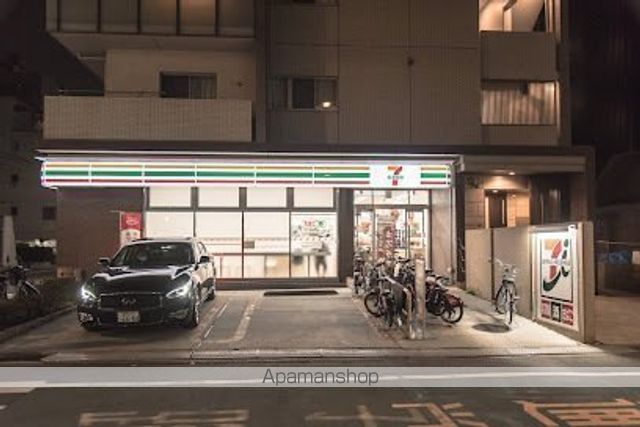 コンビニ　セブン－イレブン新宿水道町中央店（コンビニ）まで384m