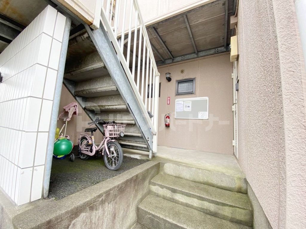 東武野田線 塚田駅 徒歩3分 2階建 築36年の外観写真