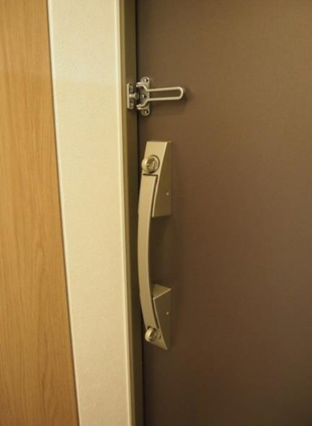 玄関　※別部屋参考写真