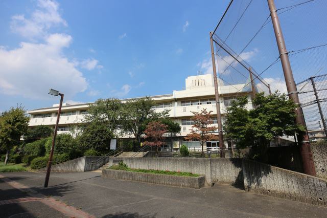 小学校　横浜市立つづきの丘小学校（小学校）まで669m