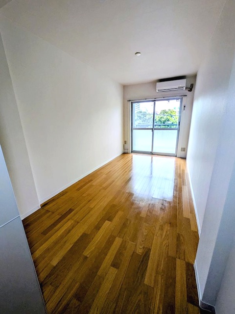 居室・リビング　開放感のあるゆったりとしたお部屋です♪