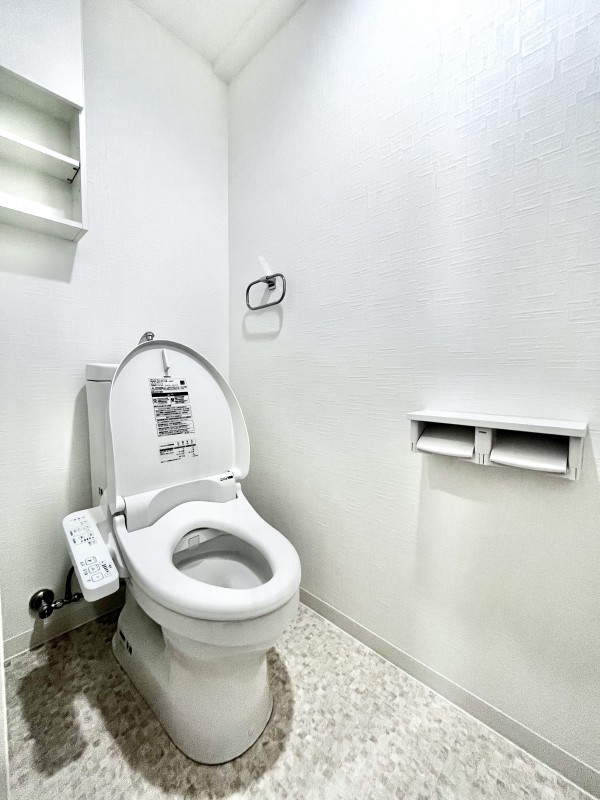 地下鉄東山線 新栄町駅 徒歩4分 8階建 築5年のトイレ写真