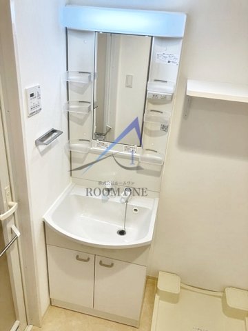 洗面設備　独立洗面台です。