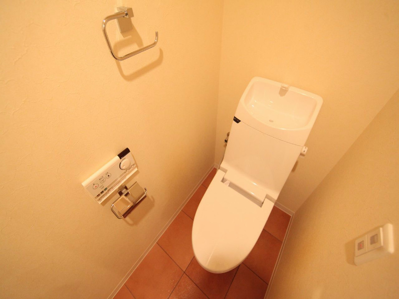 地下鉄名城線 東別院駅 徒歩8分 10階建 築18年のトイレ写真