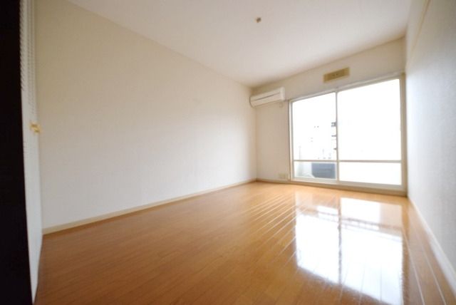 その他部屋・スペース　★洋室６帖★