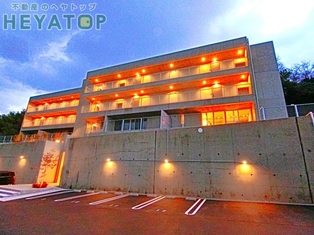 ＪＲ東海道本線 大高駅 バス乗車時間：9分 最寄りバス停で下車 徒歩7分 築2年