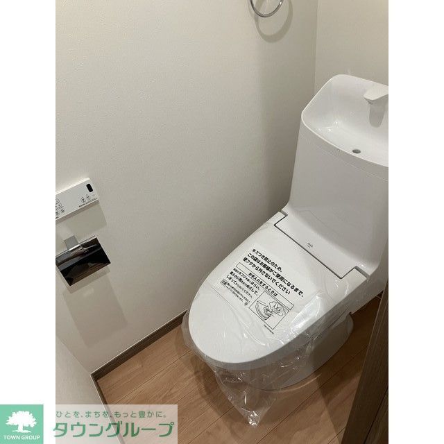 小田急江ノ島線 藤沢本町駅 徒歩9分 3階建 築1年のトイレ写真
