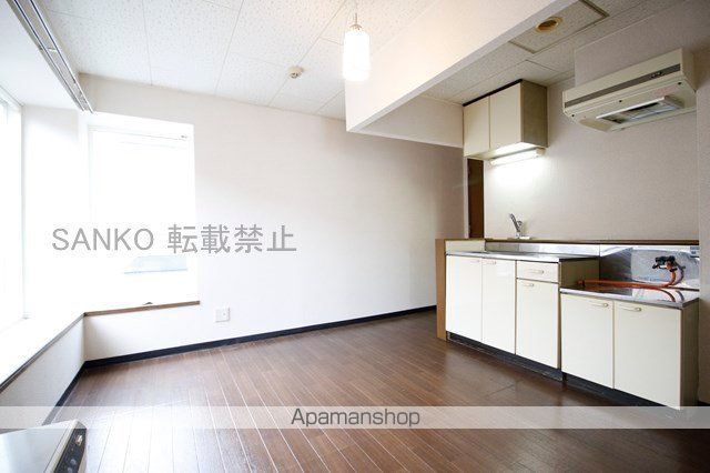 地下鉄南北線 北２４条駅 徒歩11分 4階建 築29年の居間写真