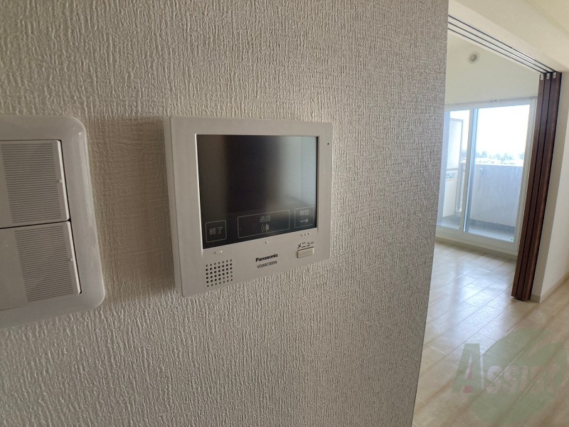 セキュリティ　ＴＶモニター付インターホンです。来客者の顔が見えるので安心！