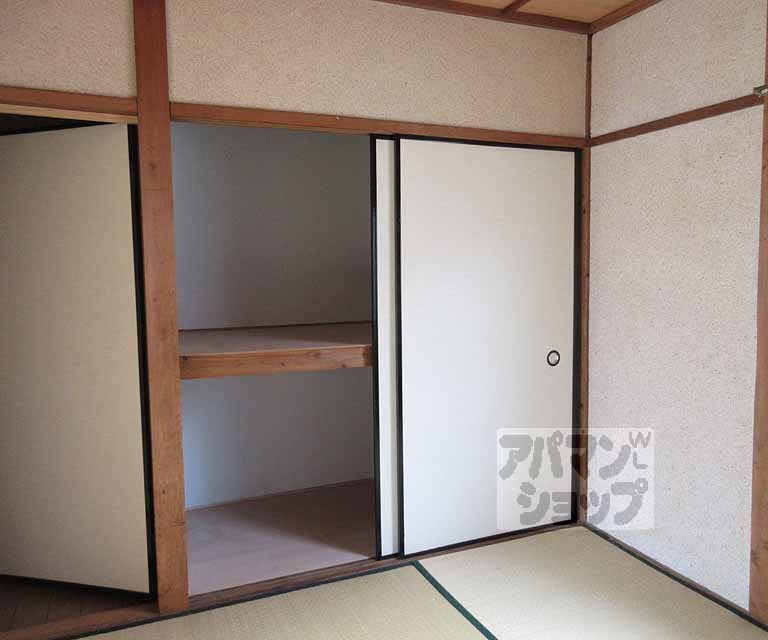 収納　たっぷり収納できる押入れです