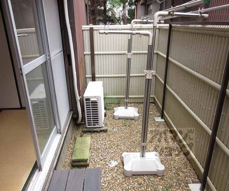 バルコニー　広々お庭です