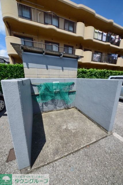 その他　入居者専用ゴミステーション