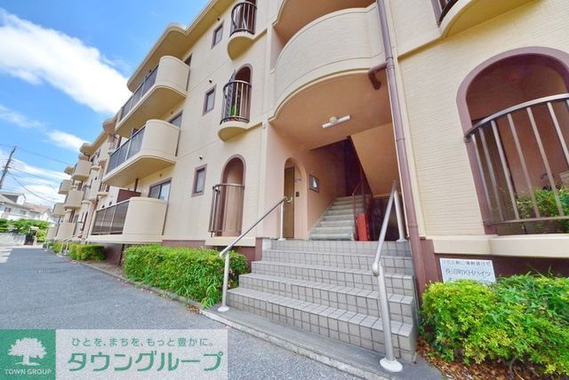 エントランス　内階段なので雨でも安心です