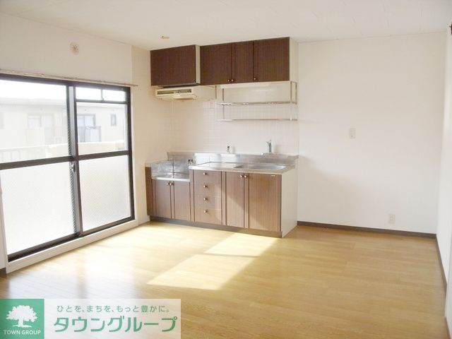 居室・リビング　別部屋参考写真です