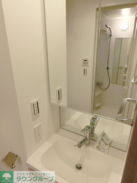 洗面設備　※写真は同タイプ住戸です。