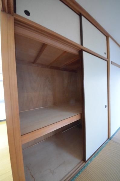 収納　押入れ