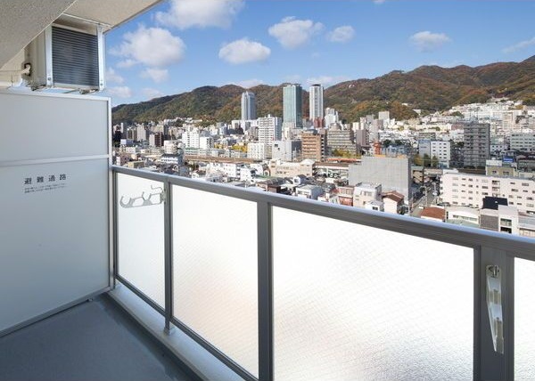 バルコニー　同物件別部屋写真