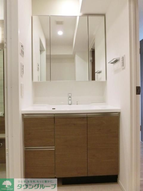 洗面設備　※写真は同タイプ住戸です。