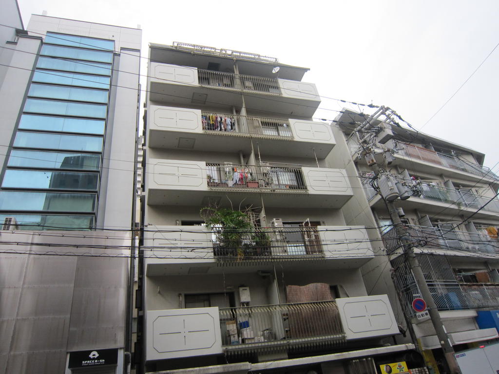 大阪市北区神山町のマンションの建物外観