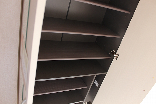 収納　シューズボックス