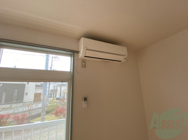 その他設備　リビングにエアコン設置してございます、暑い日も寒い日も快適に
