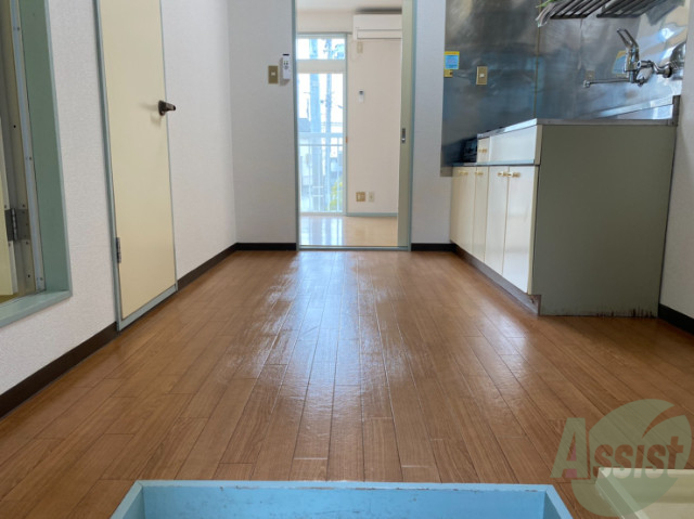 玄関　玄関からの様子ですリビングまでつながり、陽の光もよく入ります