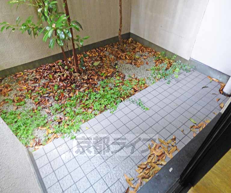 【京都市北区小山中溝町のマンションのバルコニー】