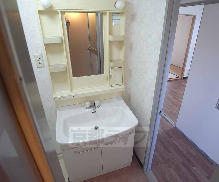 洗面設備　洗面台です