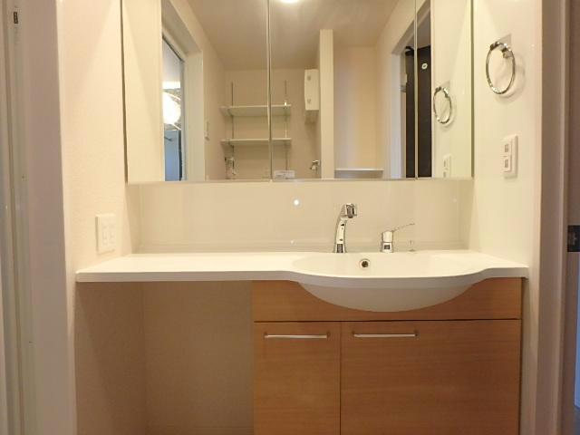 洗面設備　同型モデル