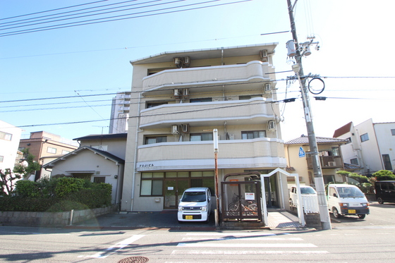 広島市西区三滝町のマンションの建物外観