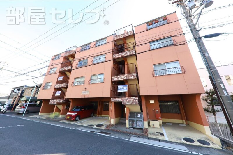 建物外観　洋風の館のような外観です。