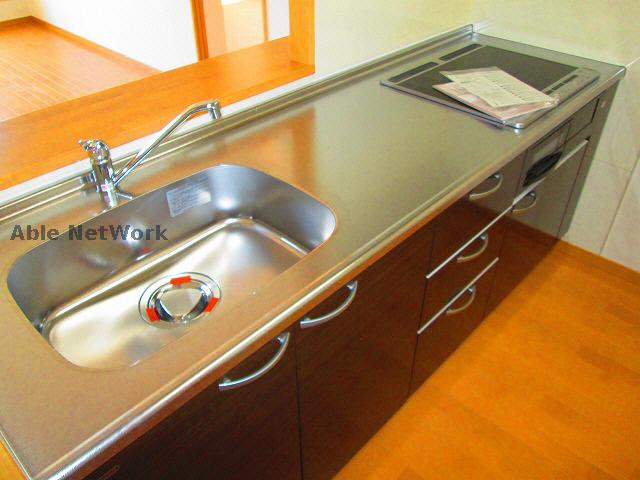 キッチン　同物件302号の写真