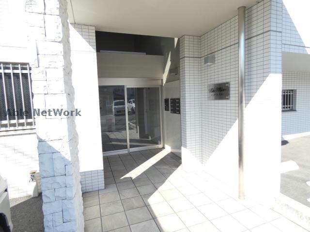 建物外観　エントランス部分