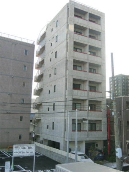 川崎市中原区上丸子八幡町のマンションの建物外観