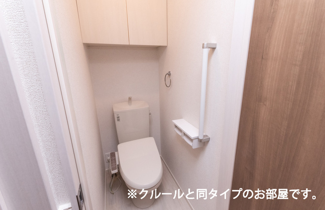 【ヴィラ　ファインのトイレ】