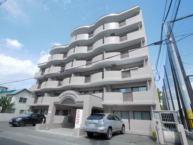 札幌市豊平区中の島二条のマンションの建物外観