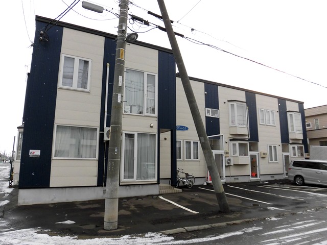 札幌市北区拓北五条のアパートの建物外観